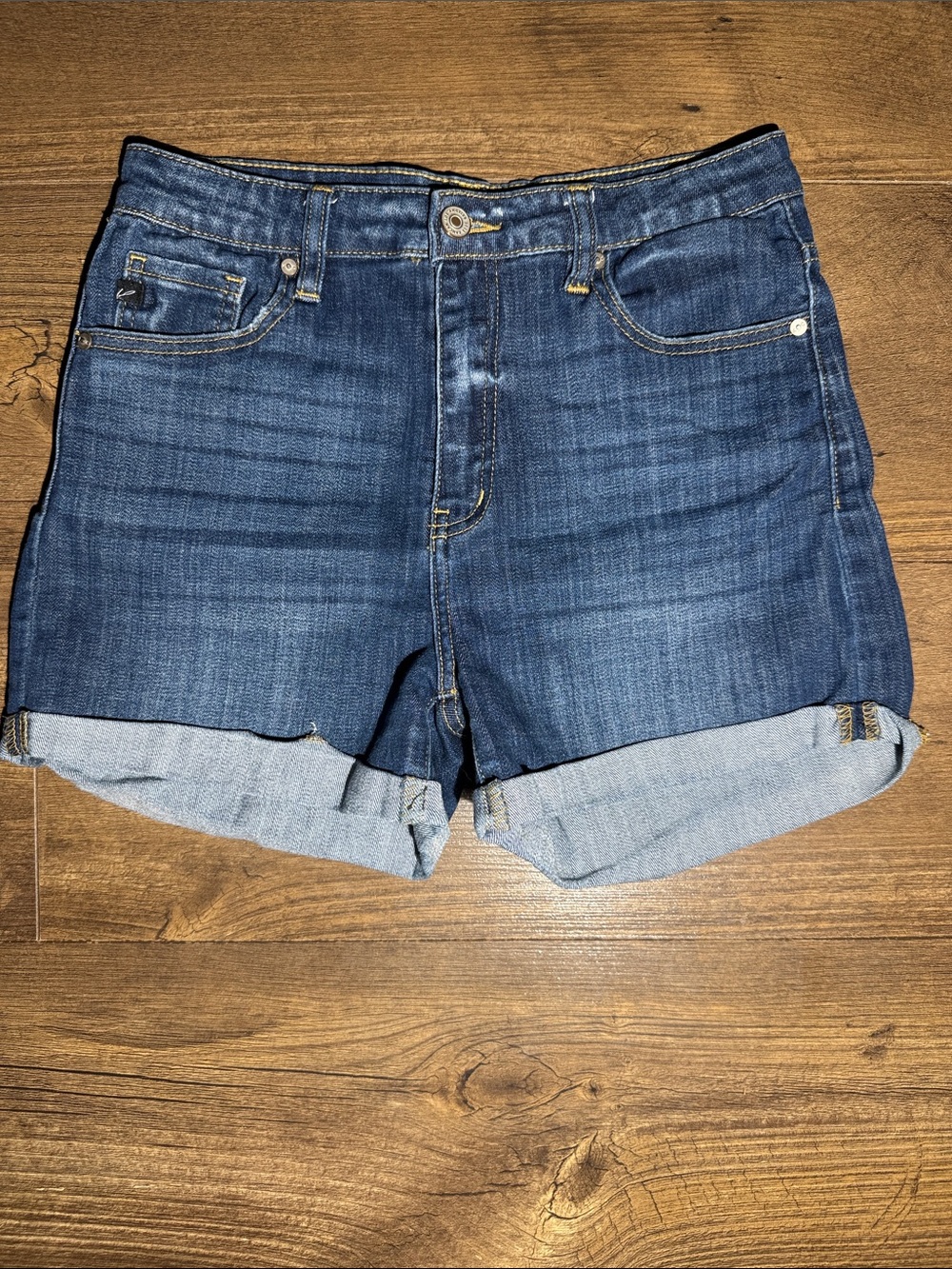 KanCan High Rise Dark Wash Denim Shorts - Size Medium
